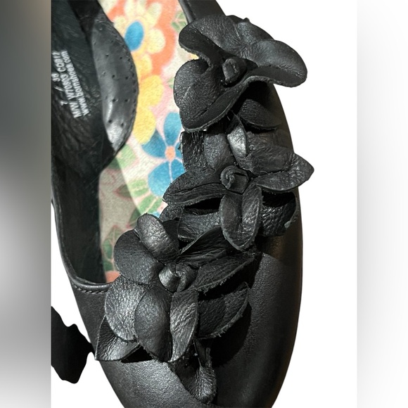 Born Women’s Black Leather Gemma Flats with Leather Flower Embellishments - Picture 5 of 16